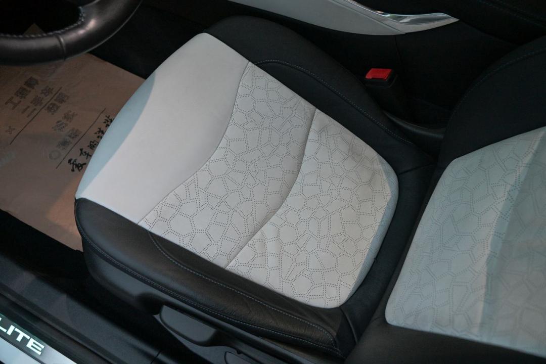 17年二手别克velite5能卖多少钱,混动绿牌车型别克velite5