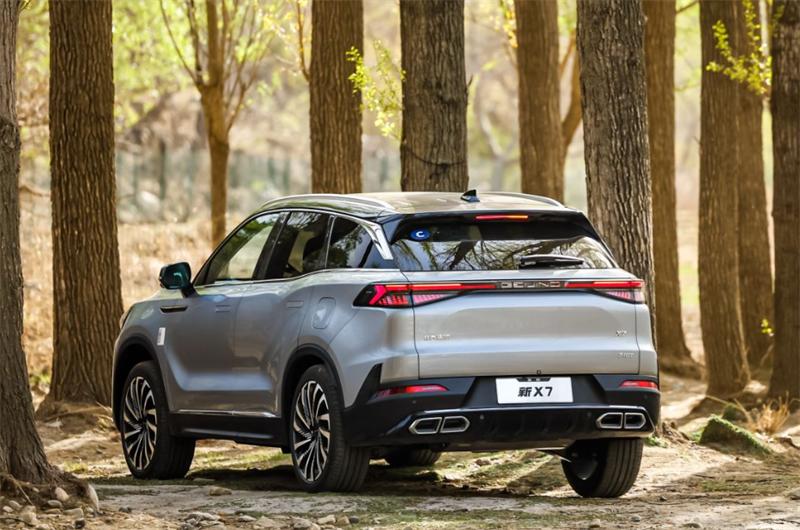 北京魔方和北京x7对比,北京x7魔方车