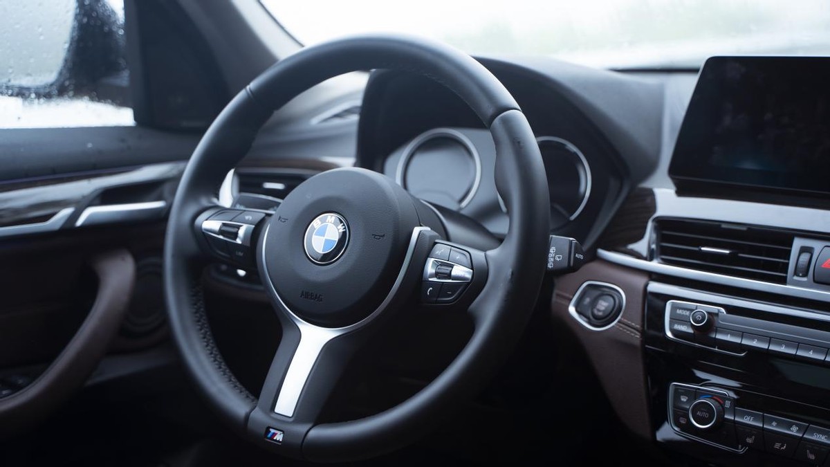 评测汽车宝马x11,宝马x1车测评