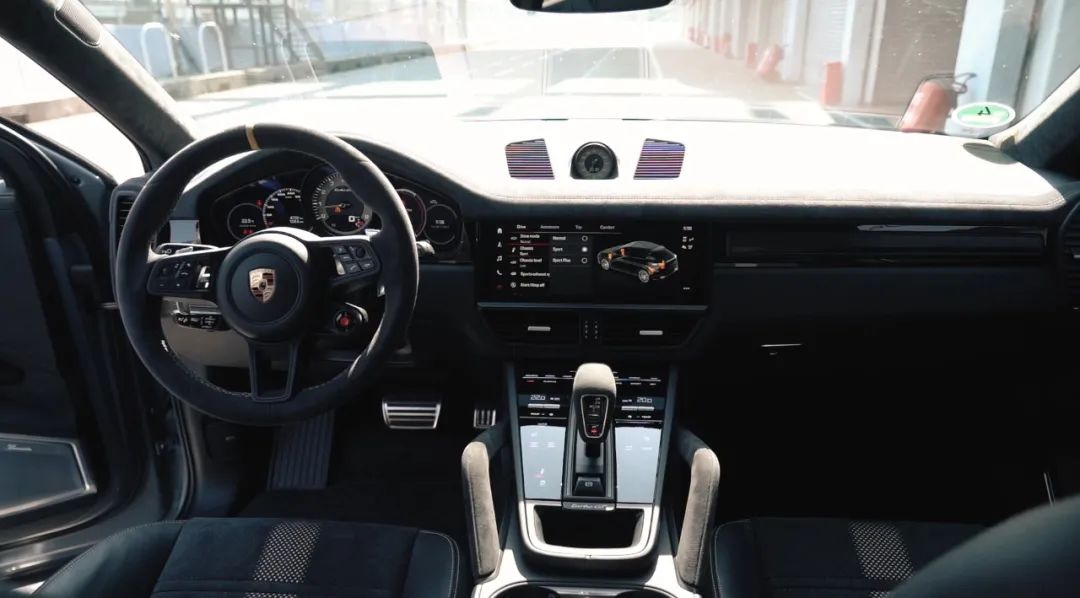 保时捷地表最强suv,纽北最速suv保时捷卡宴turbogt