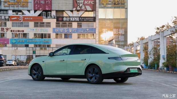 试驾零跑C01号称20万纯电轿车卷王它配吗