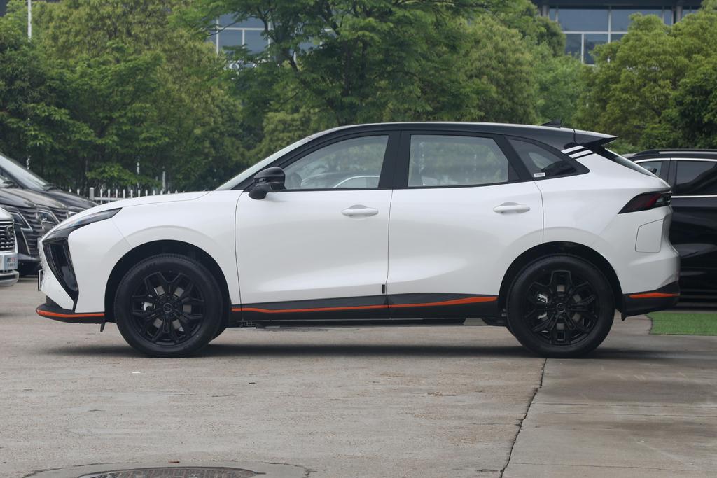 风行雷霆智能纯电suv,纯电suv风行雷霆410