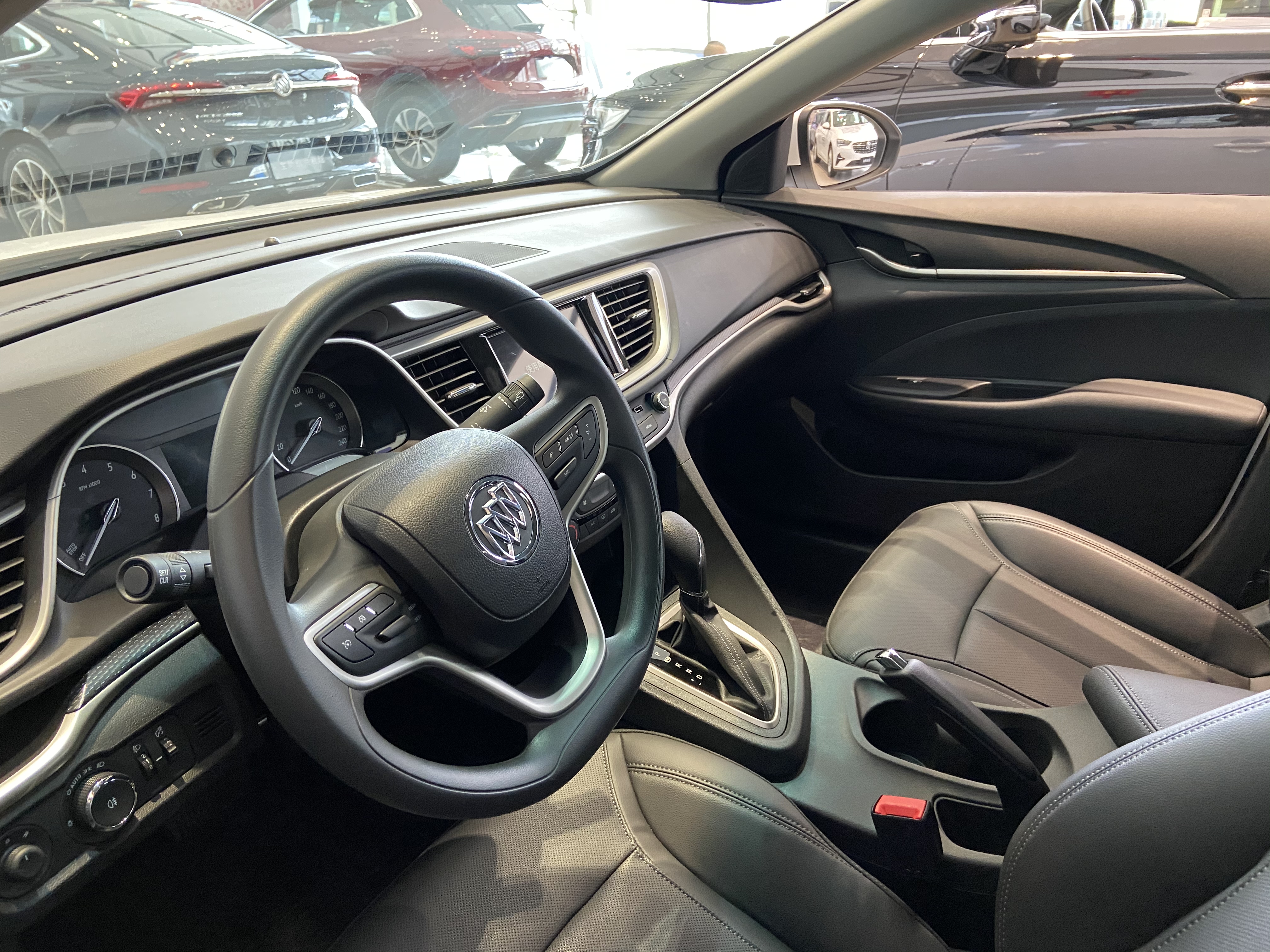 别克英朗:标配6AT变速箱,车内空间宽敞!7月份共卖出17940辆