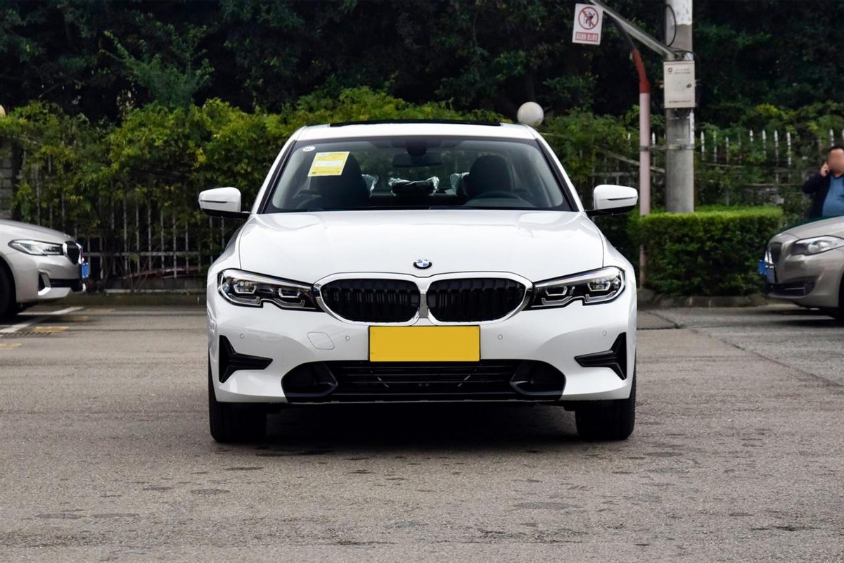 17款宝马3系320i评测,2022款3系320li运动套装第一视角