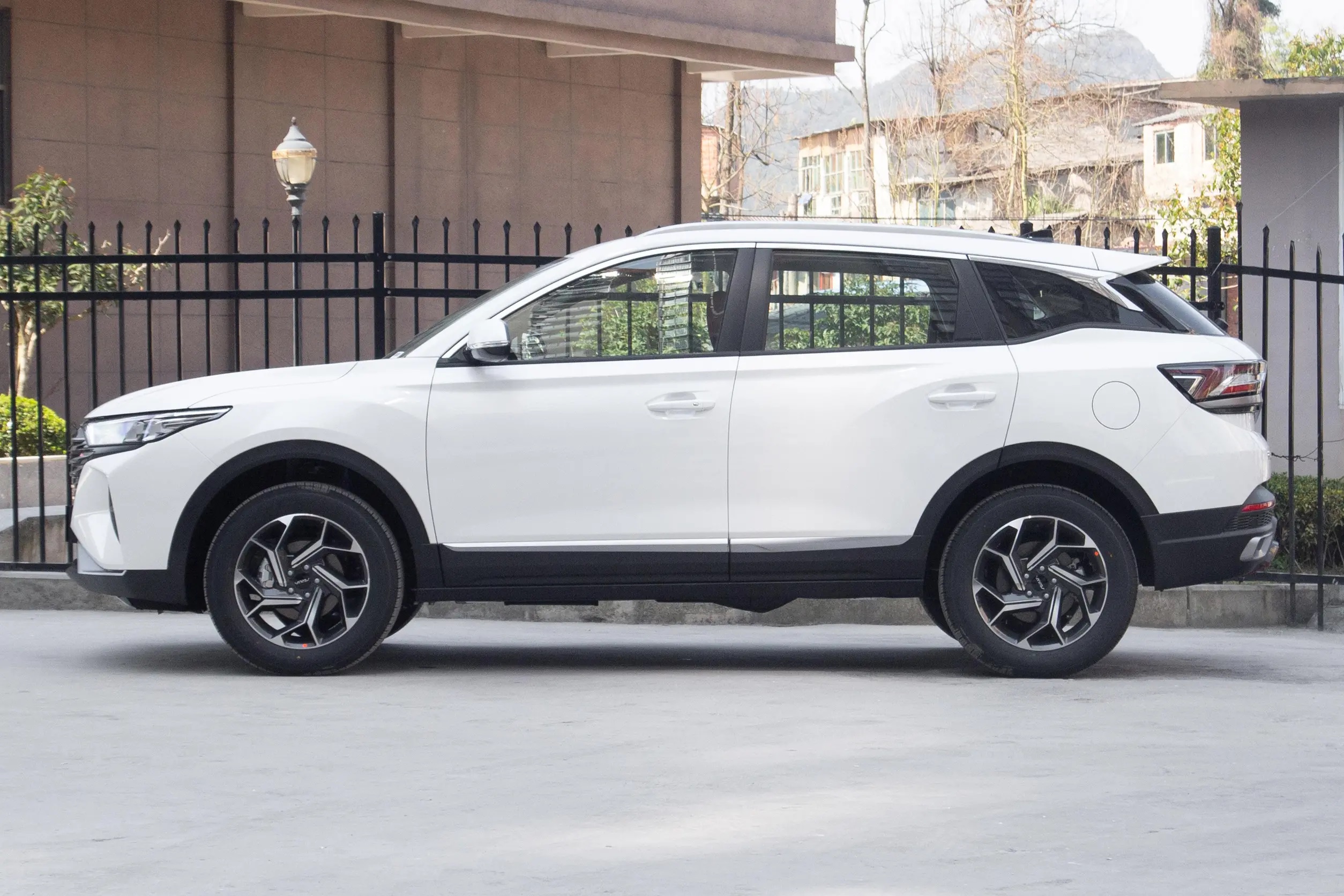 9.59万元起东风风神ax7马赫版上市,东风风神ax7马赫版落地价格优惠