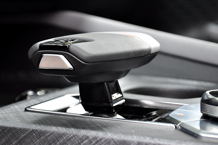 驾驶乐趣十足深度试驾长安uni-v,试驾全新长安UNI-V