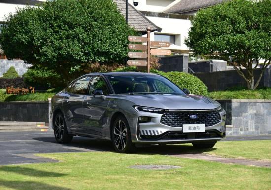 20款蒙迪欧1.5豪华版中控屏尺寸,新款蒙迪欧搭悬浮中控屏更加实用