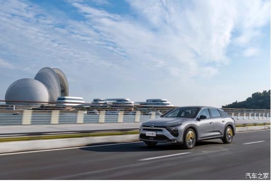 凡尔赛c5x享不凡落地价,凡尔赛c5xfm版上市