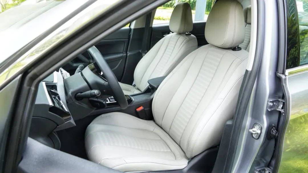 新标致408为何没有老款好,标致408新款怎么没有全景