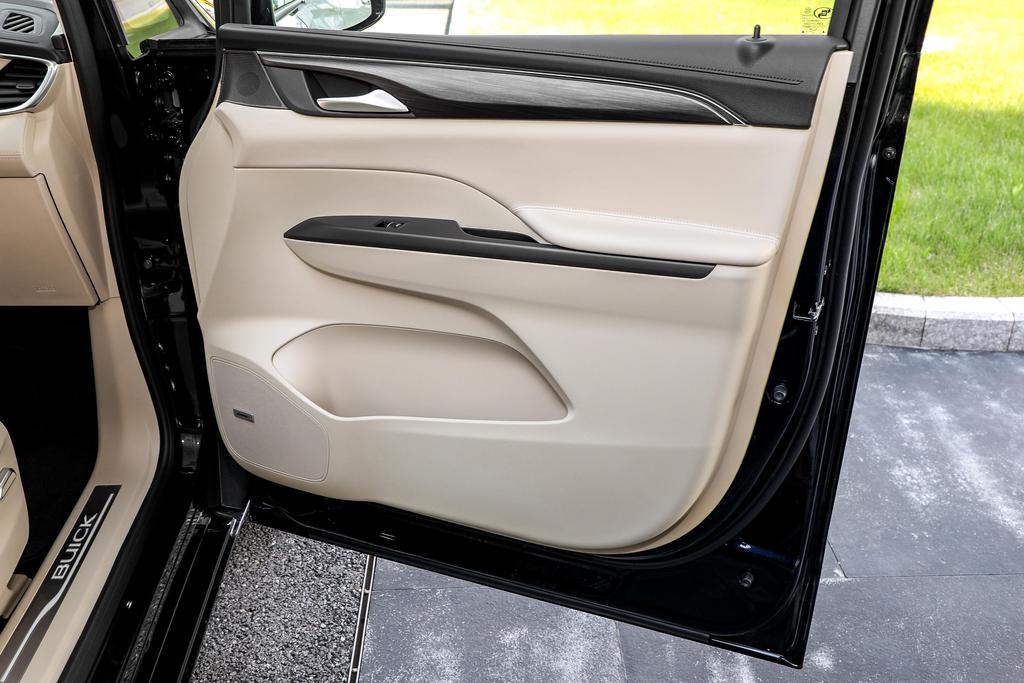 别克gl8不受女士们的喜爱吗,别克gl8真的被国人宠成了豪车吗