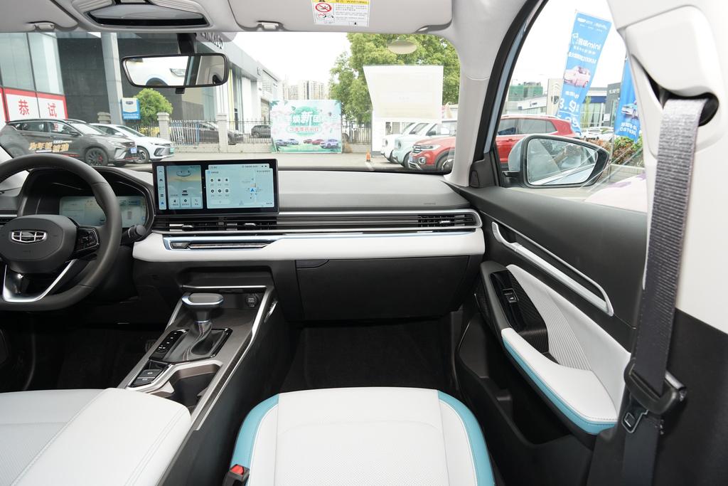 吉利帝豪第4代冠军版顶配车机,吉利帝豪第四代旗舰版仪表