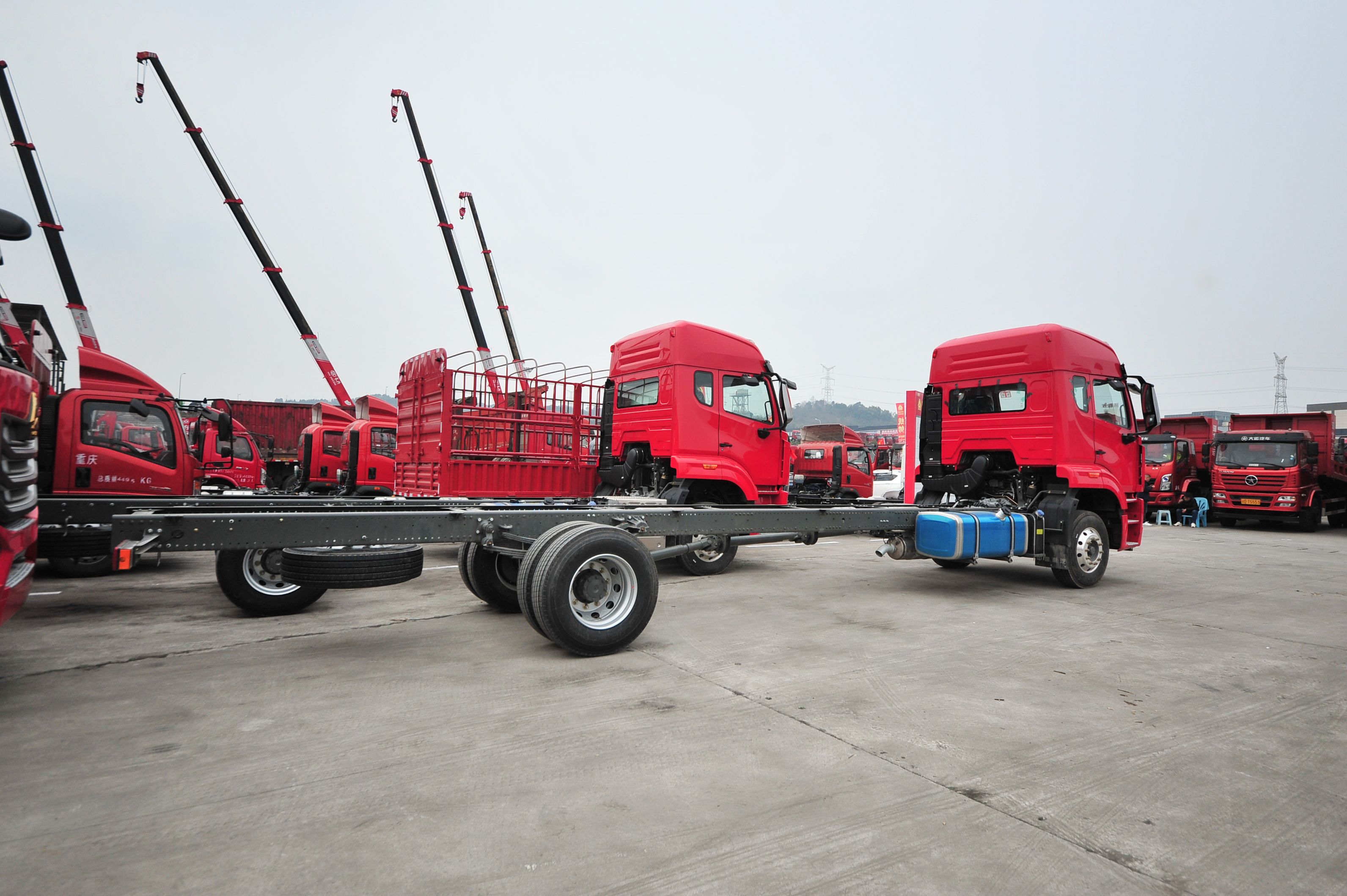 豪沃6.8米4缸220马力车型试驾视频,豪沃156马力多大