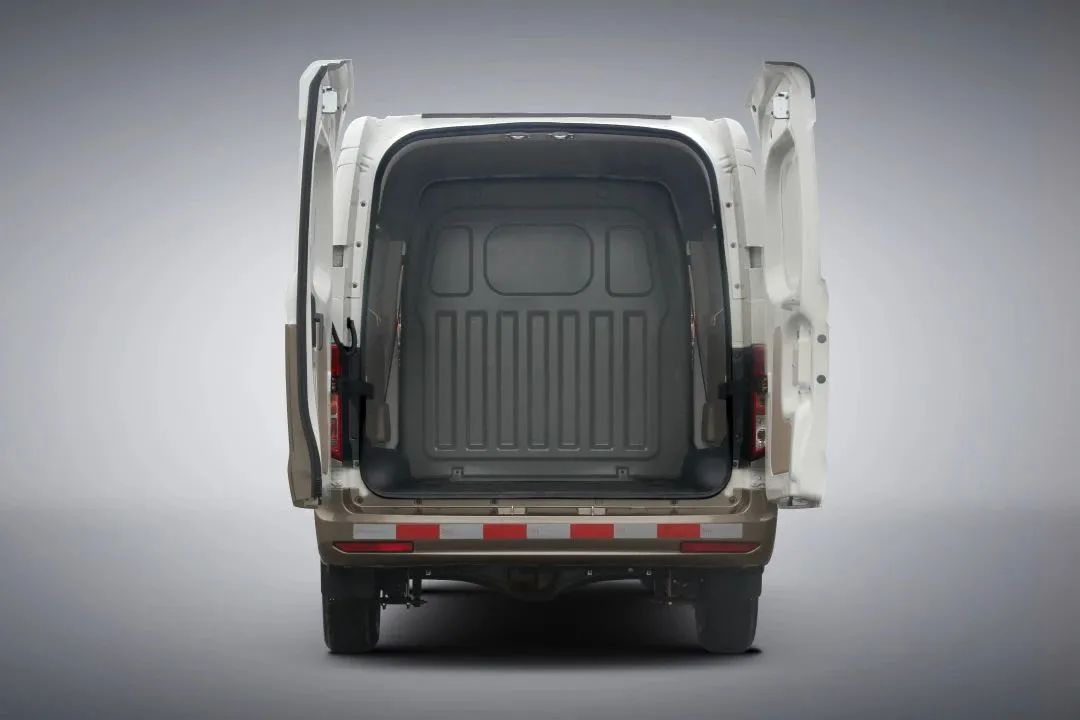 跨越星v7内部空间尺寸图解,跨越星v7和睿行m60空间