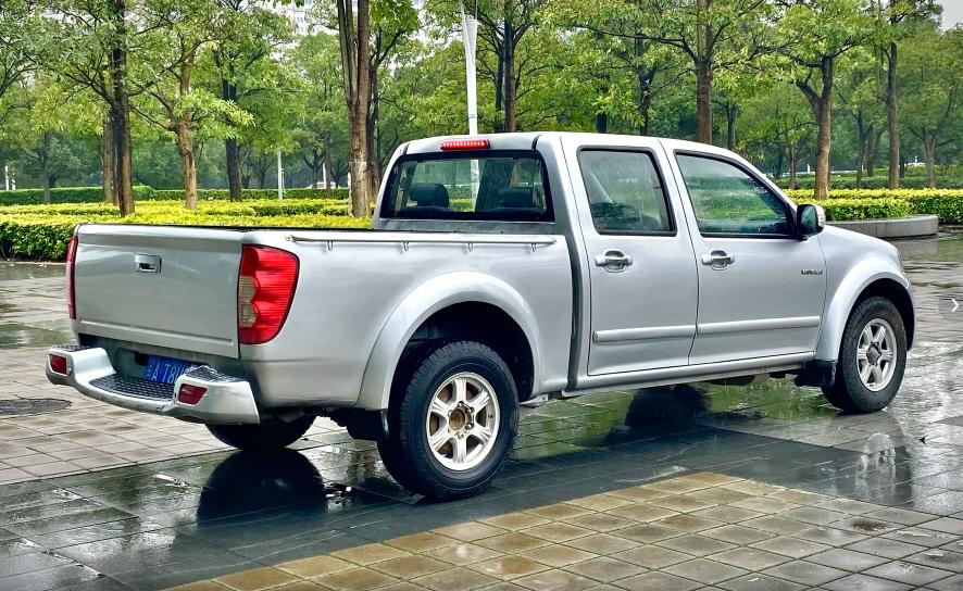 14年风骏5二驱2.8t能卖多少钱,2015年风骏5四驱2.4白色价格