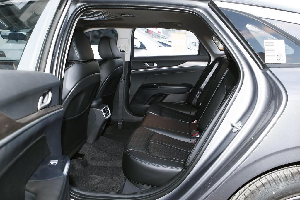 15万起亚k5能落地吗,起亚k52014款2.0latluxury