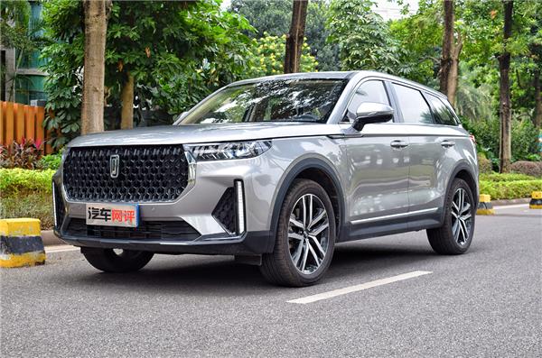 试驾奔腾t99,奔腾t99是一台颜值高的suv