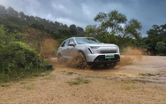 全民四驱,节能双冠!枭龙试驾畅享深圳