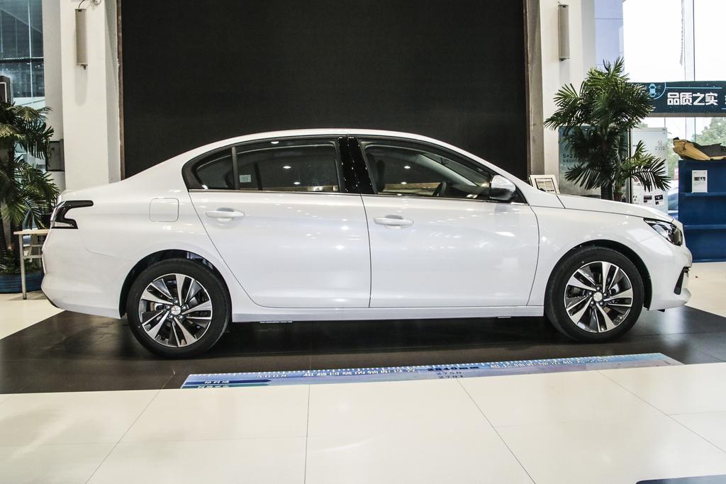 东风标致4081.6t发动机烧机油吗,标致408空间小