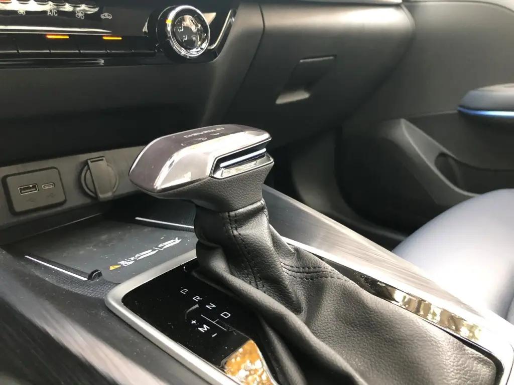 12万适合年轻人开的车动力足,10万车好开