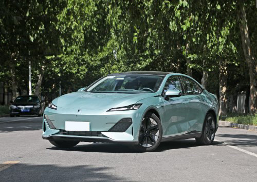 深蓝汽车sl03焕新发布,深蓝sl03增程版135和200怎样区分