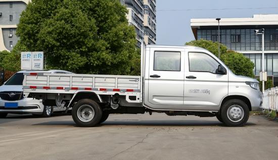 五菱荣光1.8新卡最新报价,五菱荣光新卡快递车