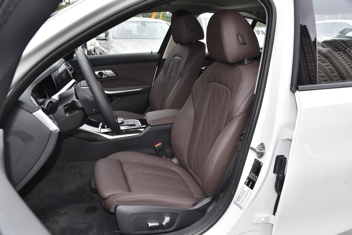 17款宝马3系320i评测,2022款3系320li运动套装第一视角