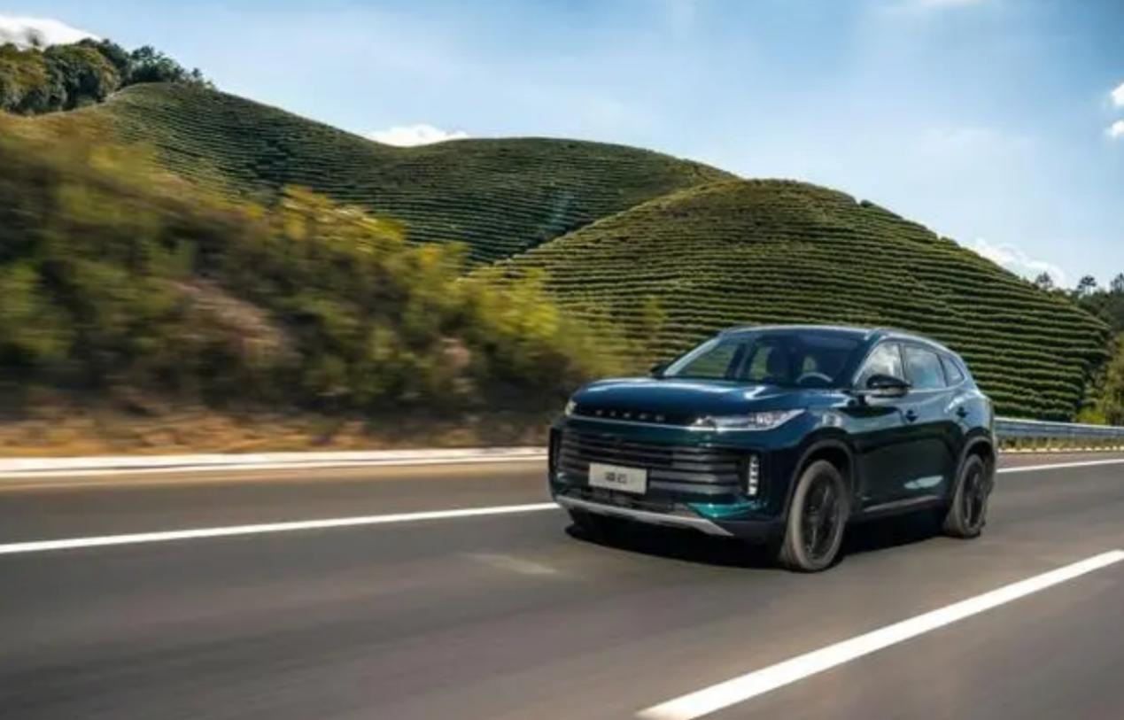 星途凌云2024款四驱星尊越野视频,新款星途凌云优点和缺点