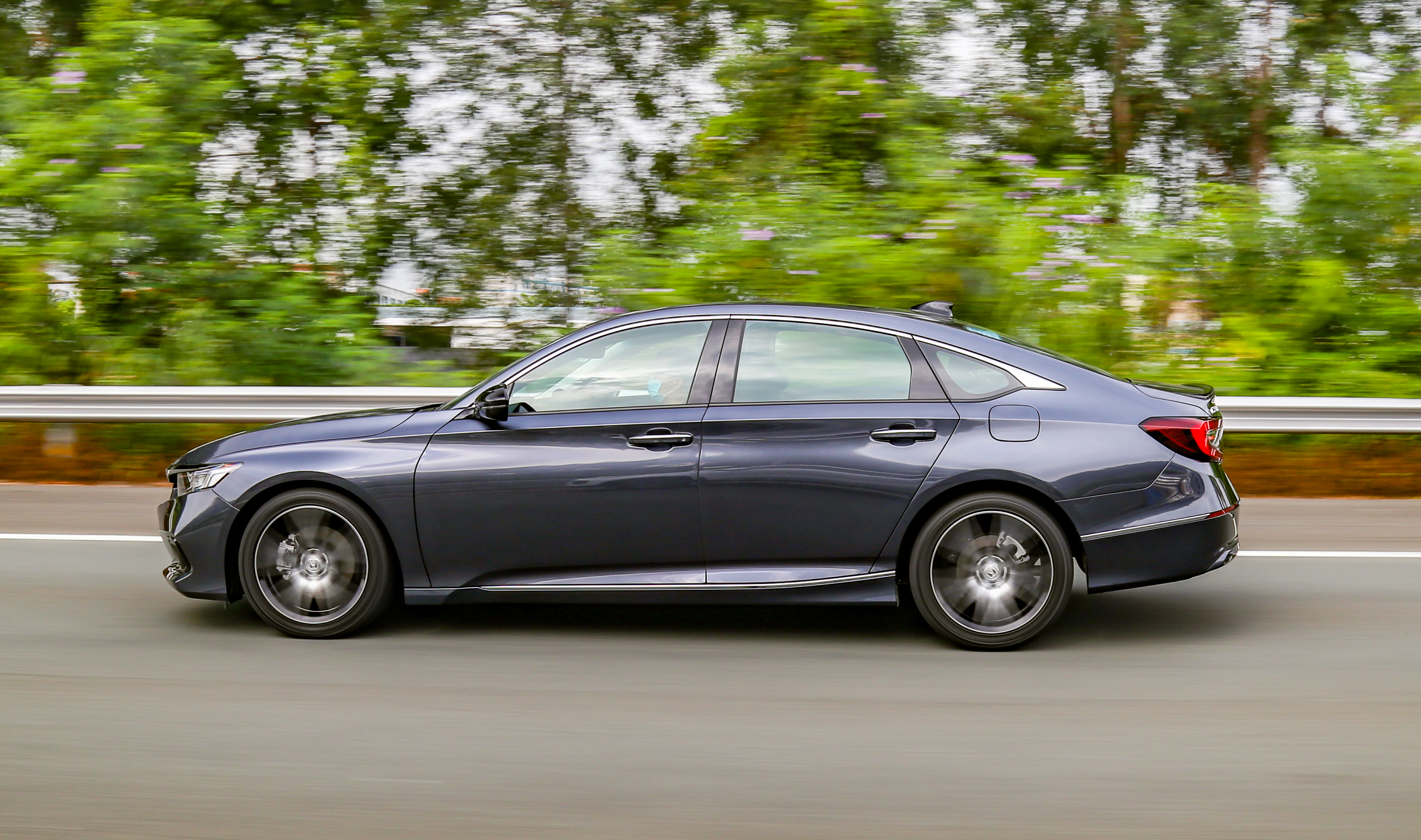 雅阁最新改款消息,雅阁十代豪华版改装落地价