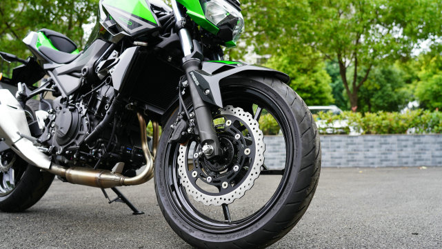 9000公里的19款川崎z400值得买吗,操控简单的川崎摩托车