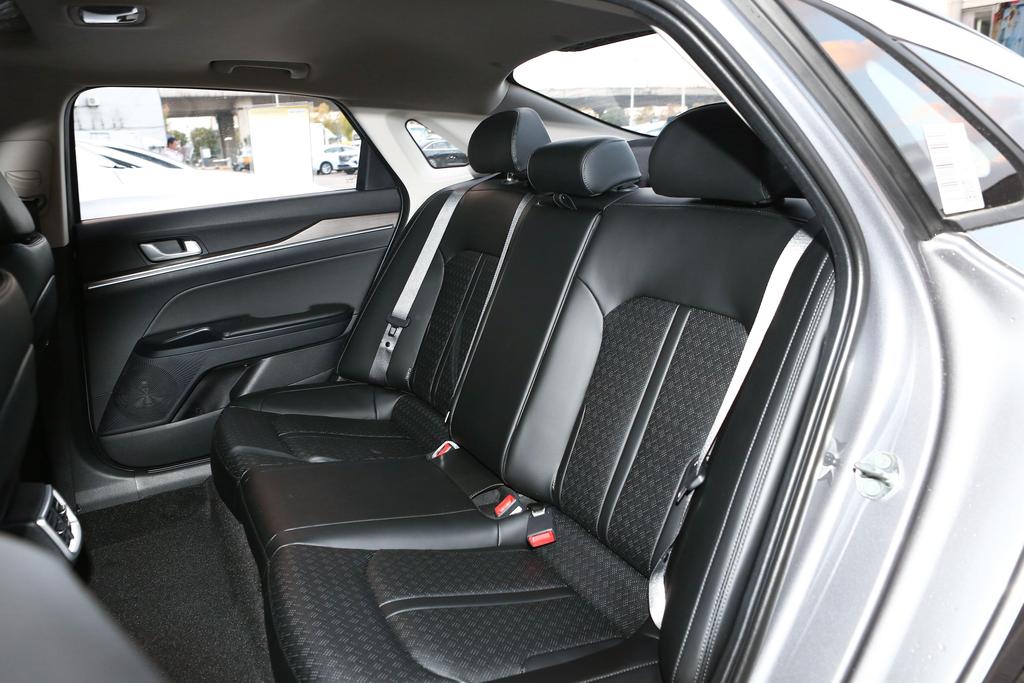 15万起亚k5能落地吗,起亚k52014款2.0latluxury