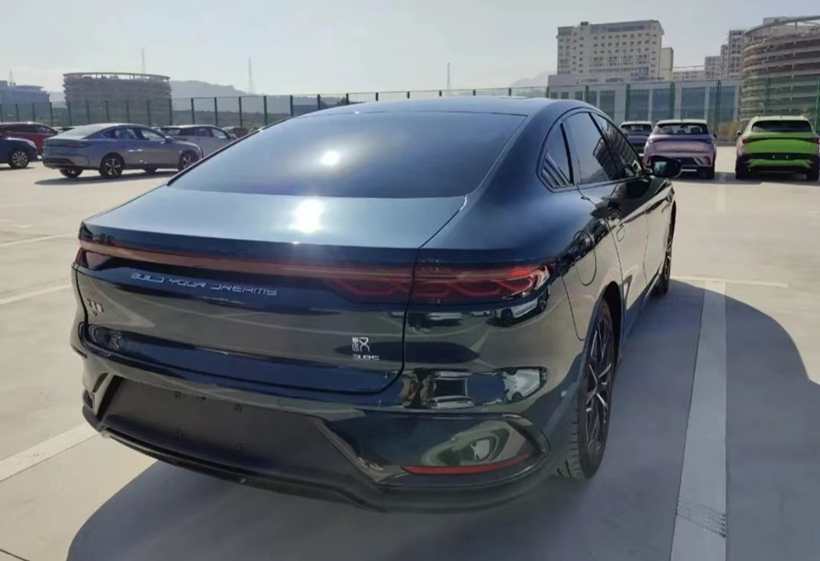 比亚迪汉与保时捷帕拉梅拉对比,比亚迪汉vs帕拉梅拉