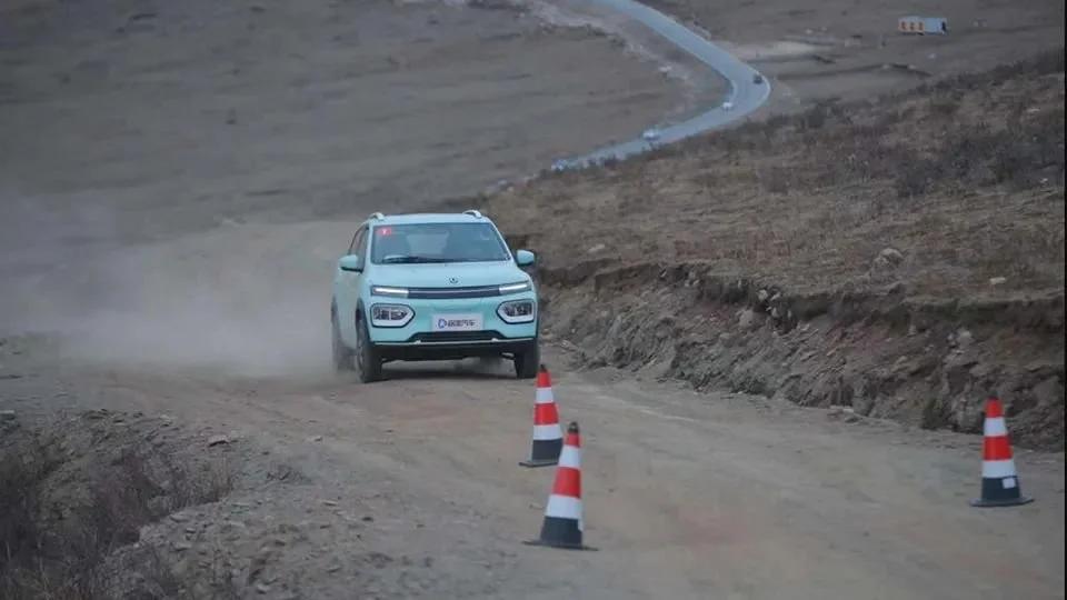 纳米box顶配版纯电suv,纳米box新能源车最高配落地价