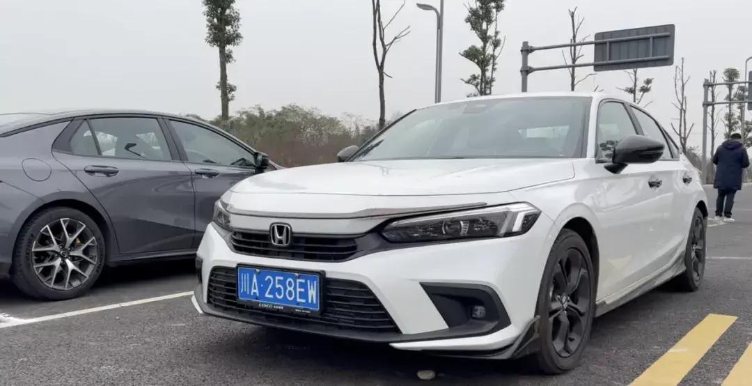 十一代思域试驾流光灰,十一代思域试驾