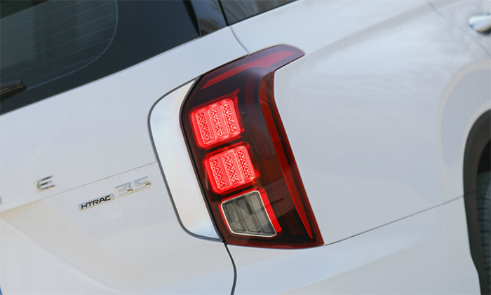 “矿泉水瓶装茅台”！3.5LV6+8AT带四驱，现代帕里斯帝到底咋样？