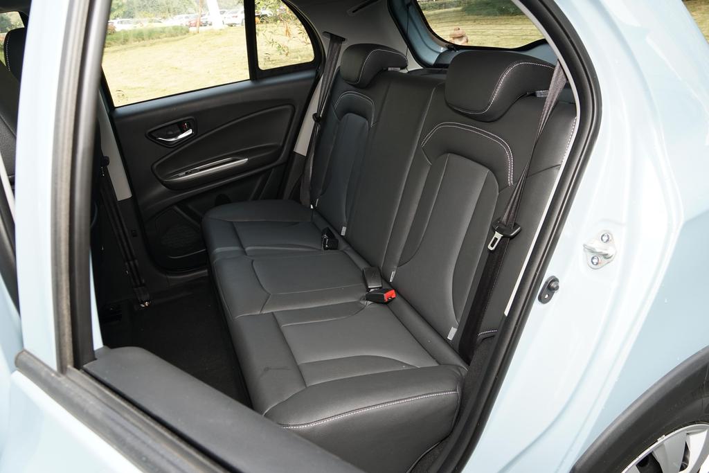 最便宜的云度π1来了，买谁最划算