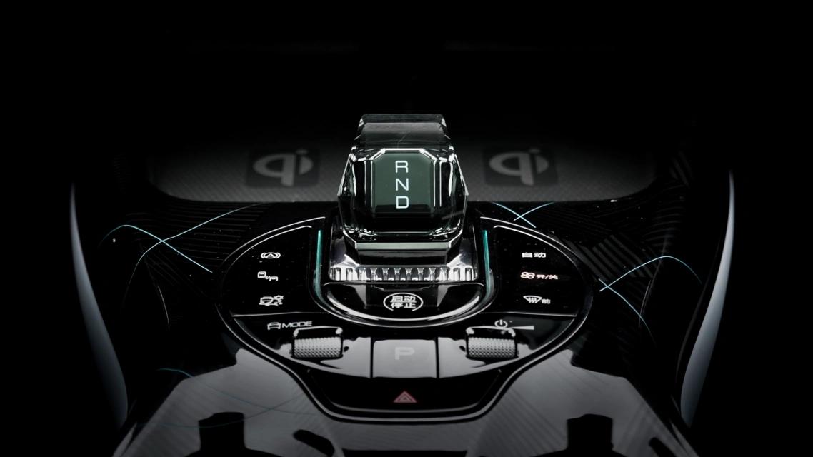 比亚迪海豹DMi的竞争对手有哪些,比亚迪海豹的对标产品