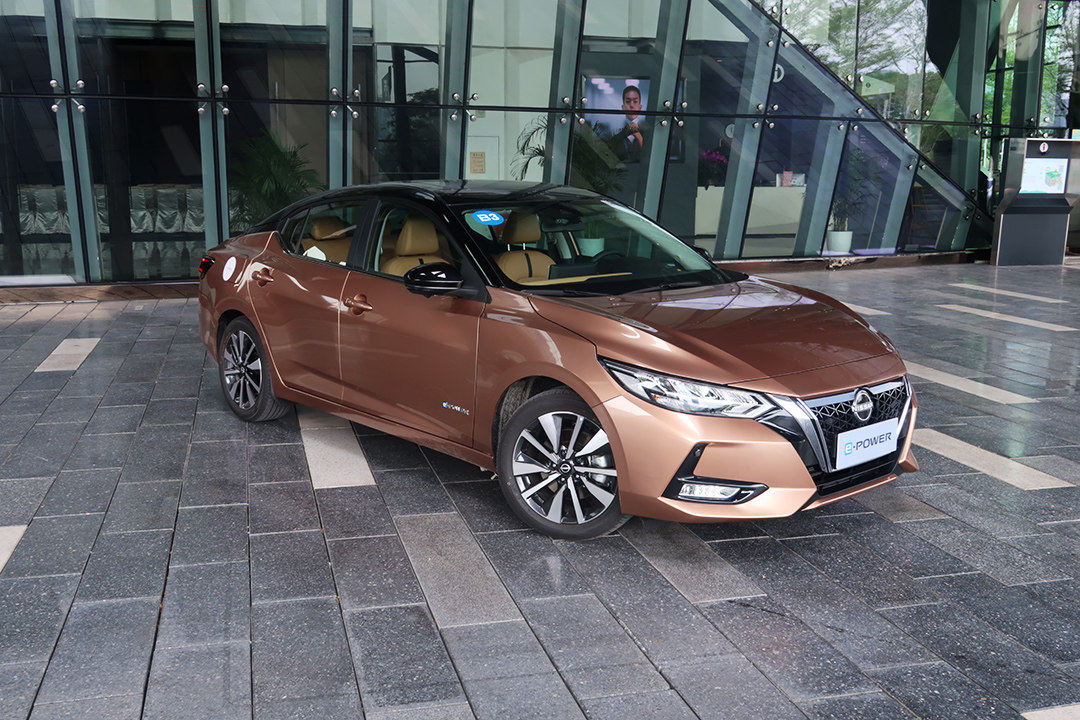 轩逸2022款e-power对比卡罗拉双擎,轩逸e-power和14代新轩逸哪个值得买