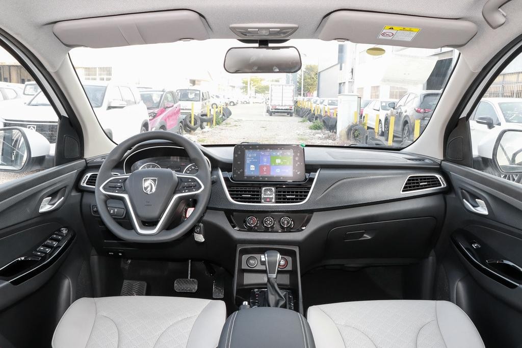 宝骏730性价比最高的国产家用轿车,宝骏730测评视频2021