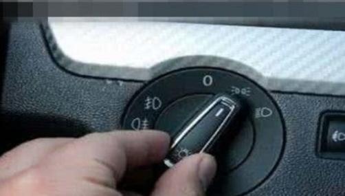 捷达超车灯光的正确使用方法,捷达车夜间开车怎么使用灯光