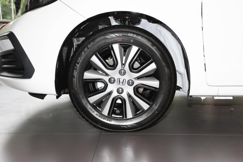 广本长友利群店飞度购车送5888元大礼包