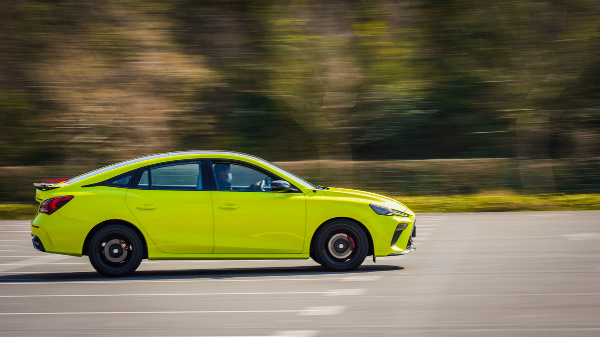 名爵mg5新款1.5t试驾,名爵mg5天蝎座豪华版测评