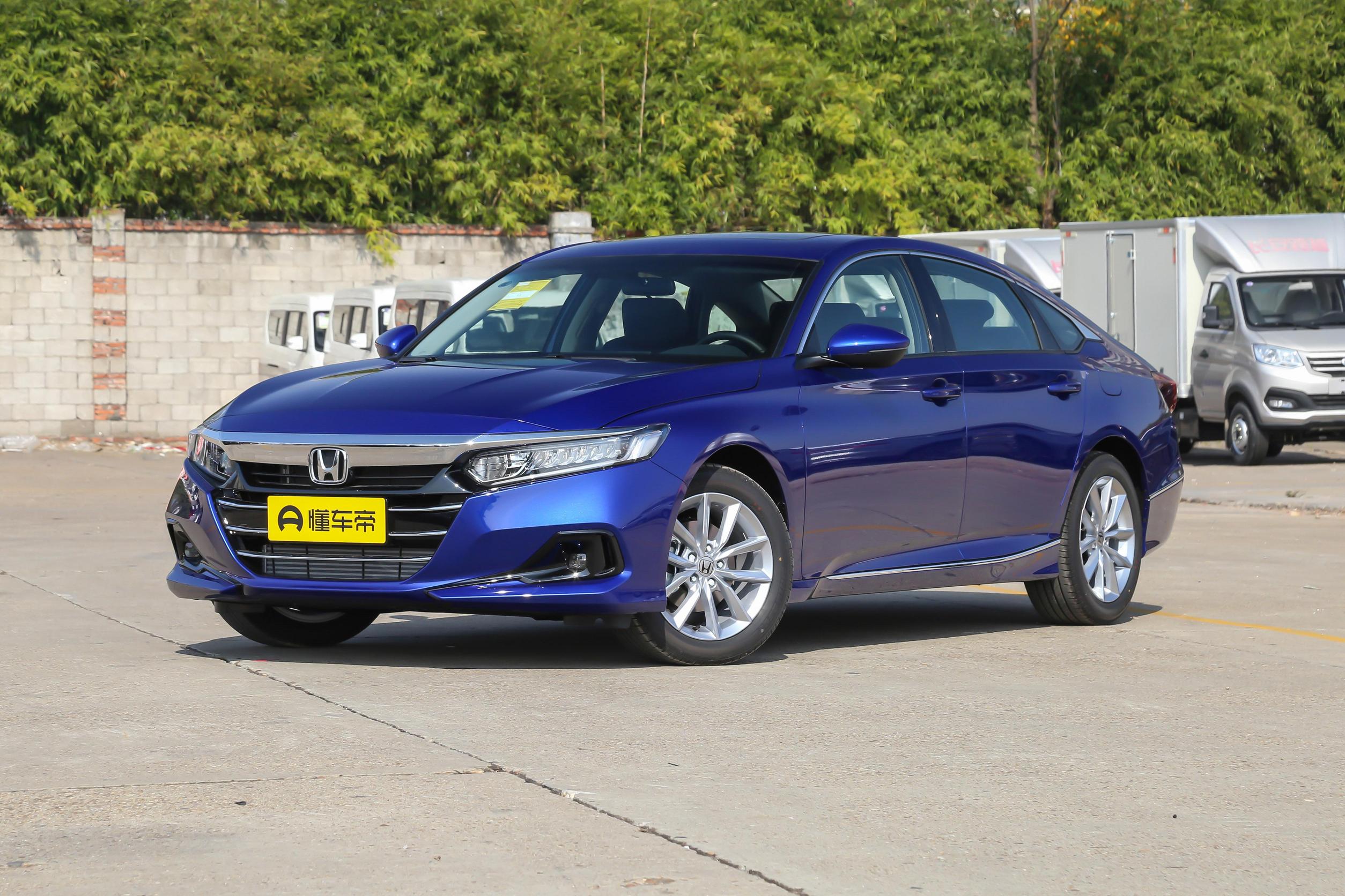 雅阁2022款260turbo豪华版内饰白色,本田雅阁2022款260TURBO舒适版