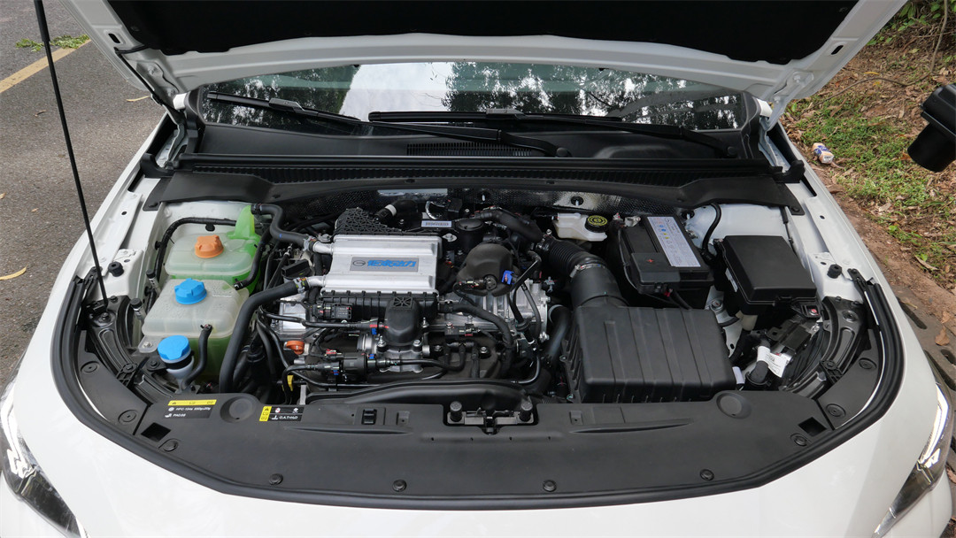 10万左右性价比高的车影豹,传祺影豹10万轿跑