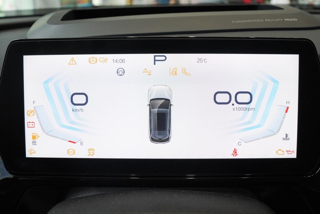 试驾北京汽车魔方：燃油车与智能化的最新结合。