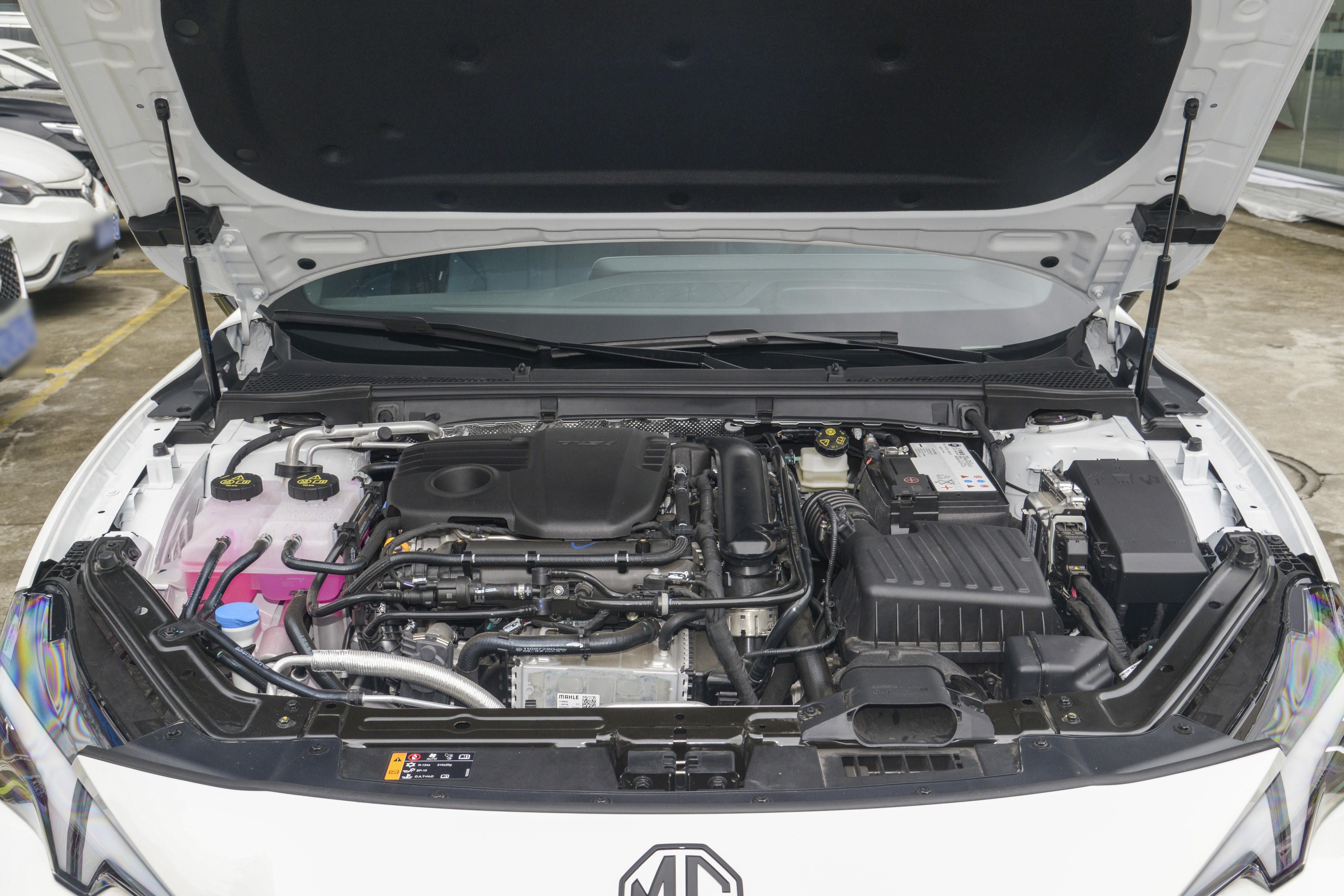 名爵mg71.5t11.98万落地价,混动名爵mg7落地价