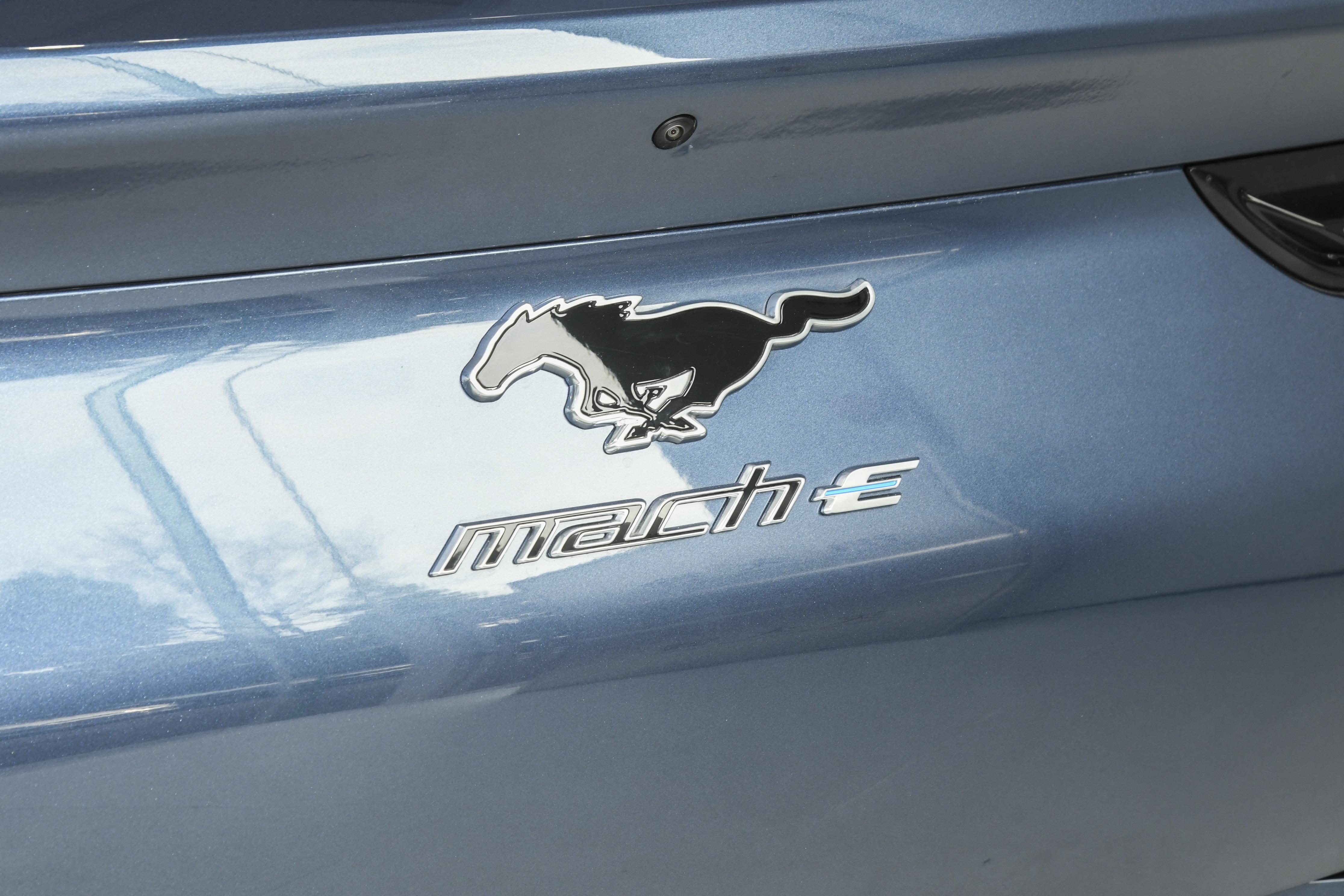 野马年轻人的跑车2.3t多少钱,福特野马新车最便宜的一款