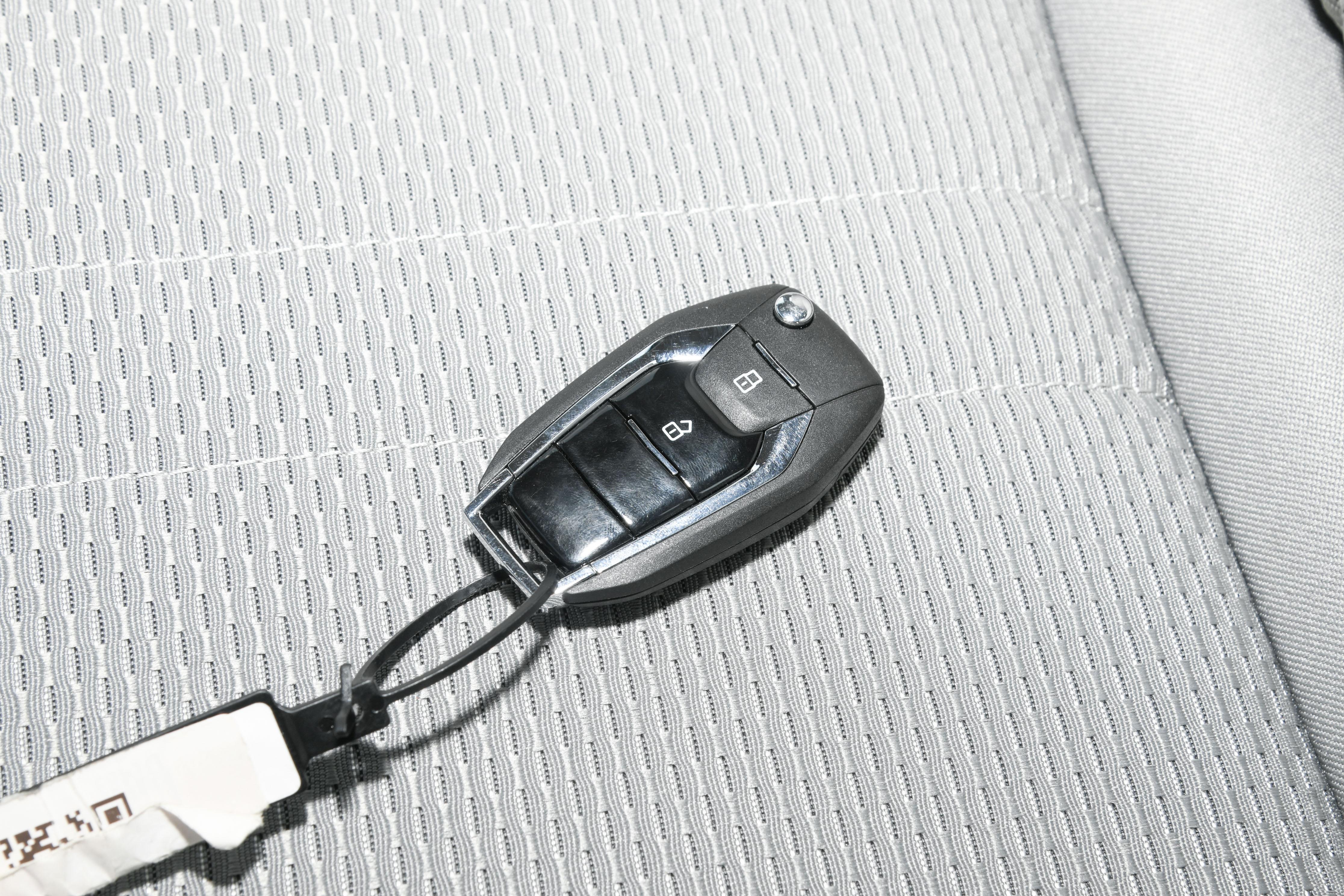 9座配置2020款大通maxusg10上市,2022款上汽大通maxus605km旗舰版