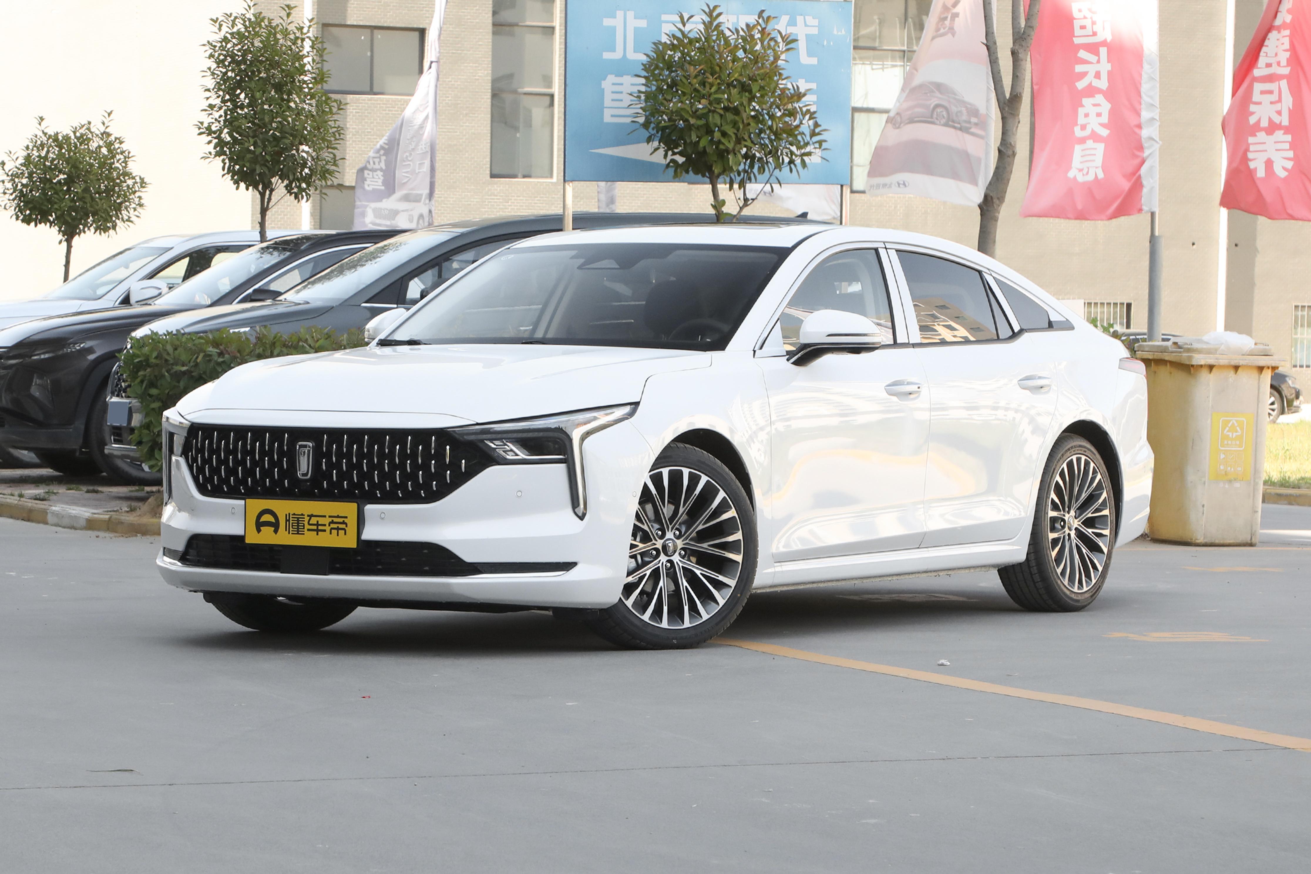 15万左右掀背式轿车有哪些,车子是买朗逸好还是奔腾b70好