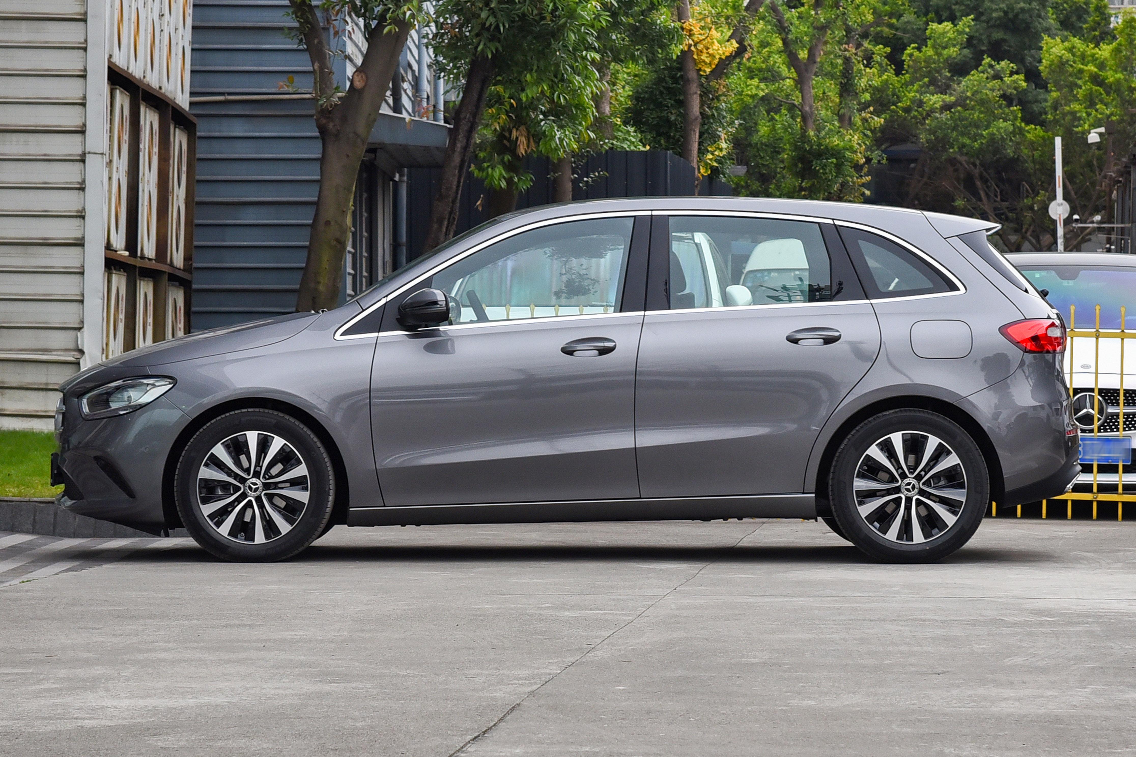 奔驰b级评测二手,奔驰B级评测