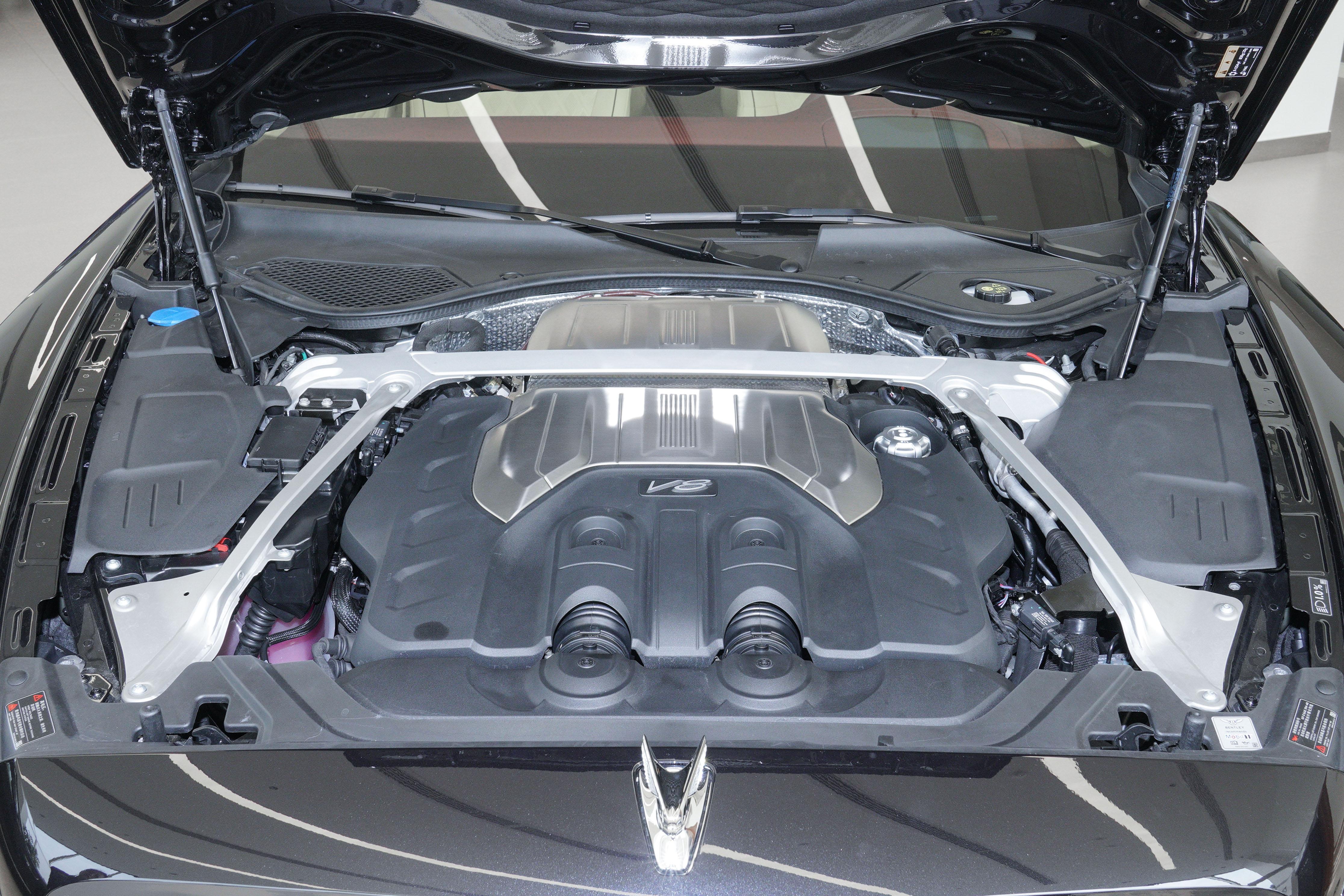 宾利飞驰W12养车费用,宾利飞驰雅度版2023养车费用